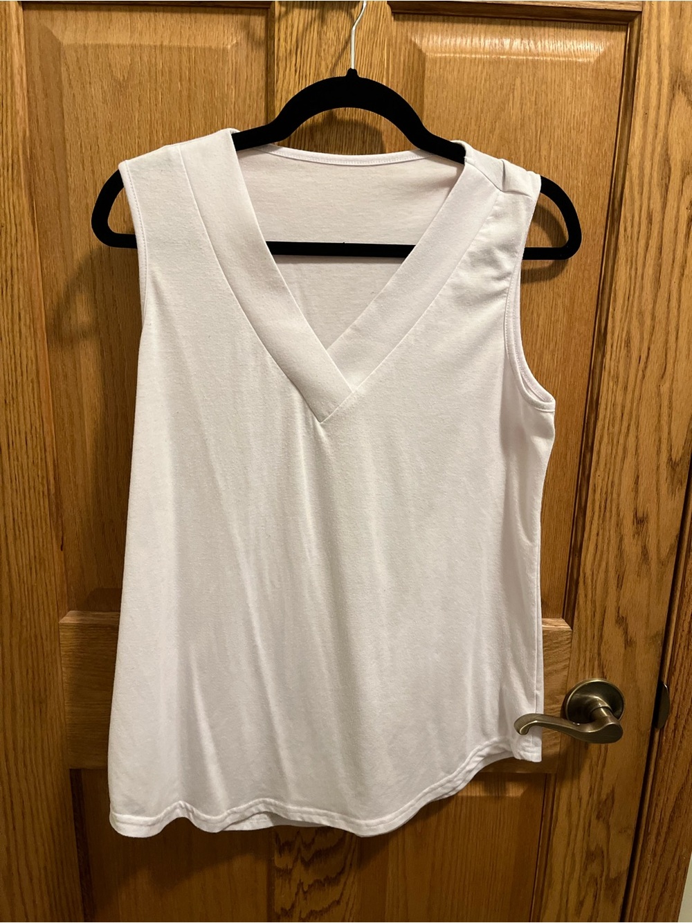Women's Sleeveless V-Neck Tank Top - White